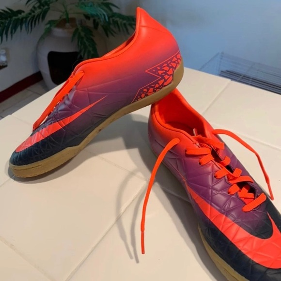 Nike Shoes - Picture 3 of 3